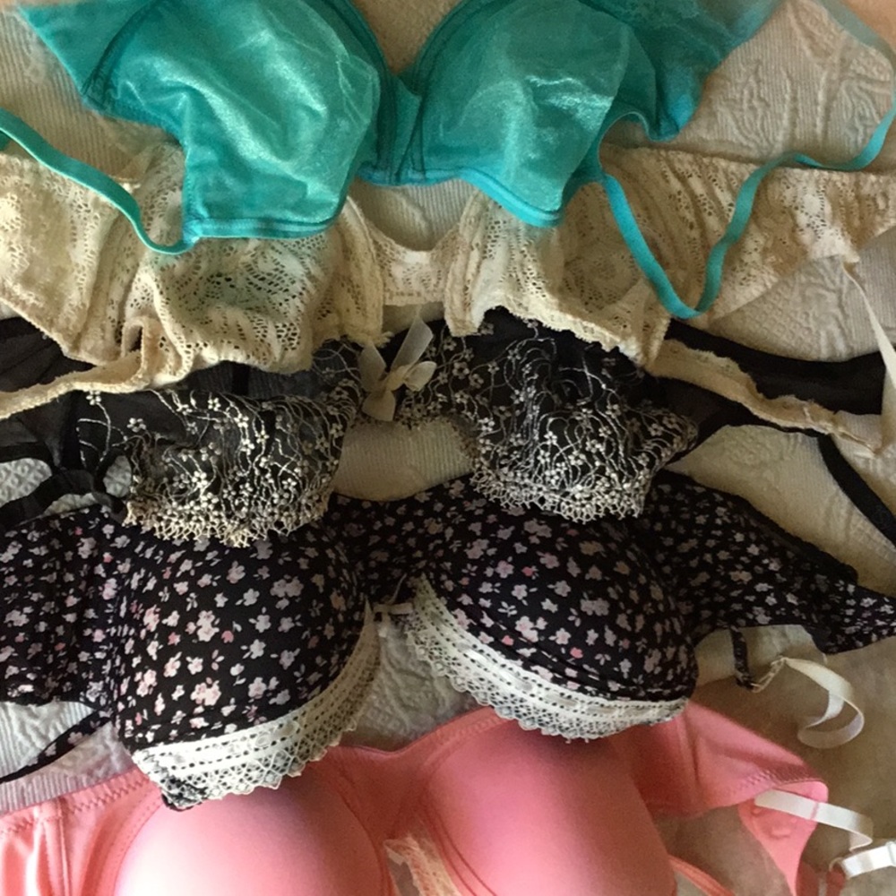 Lot 5 like new bra, lingerie